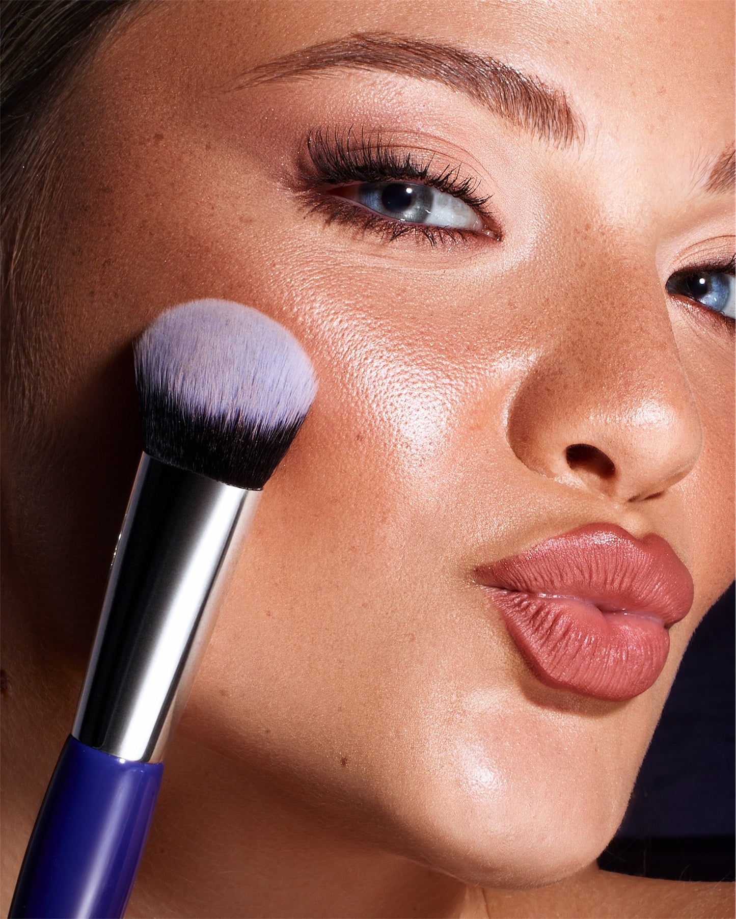 Flawless blend medium R302