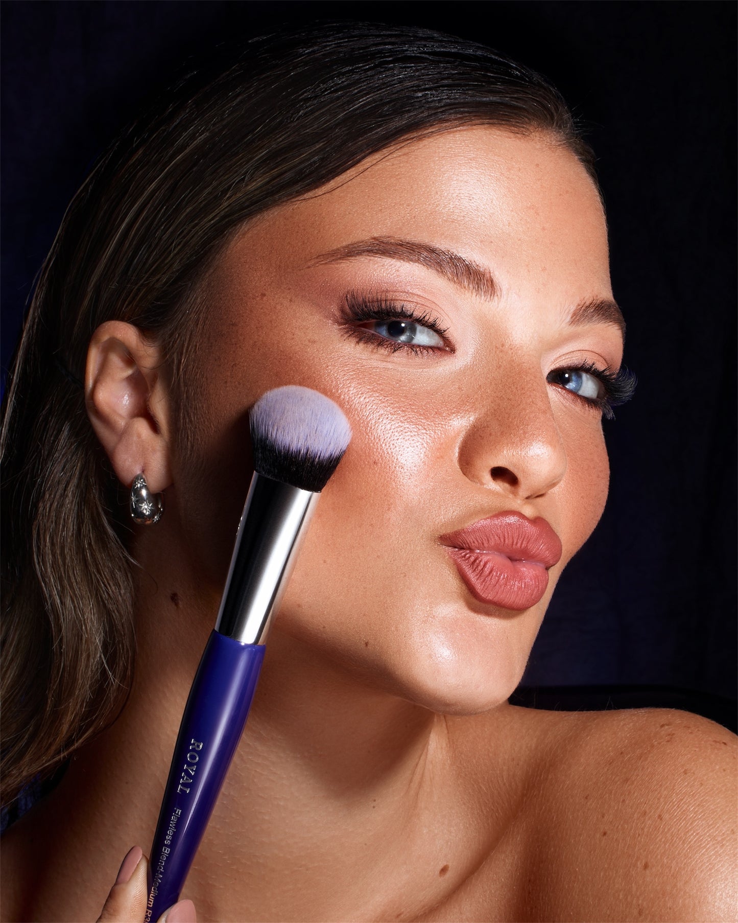 Flawless blend medium R302